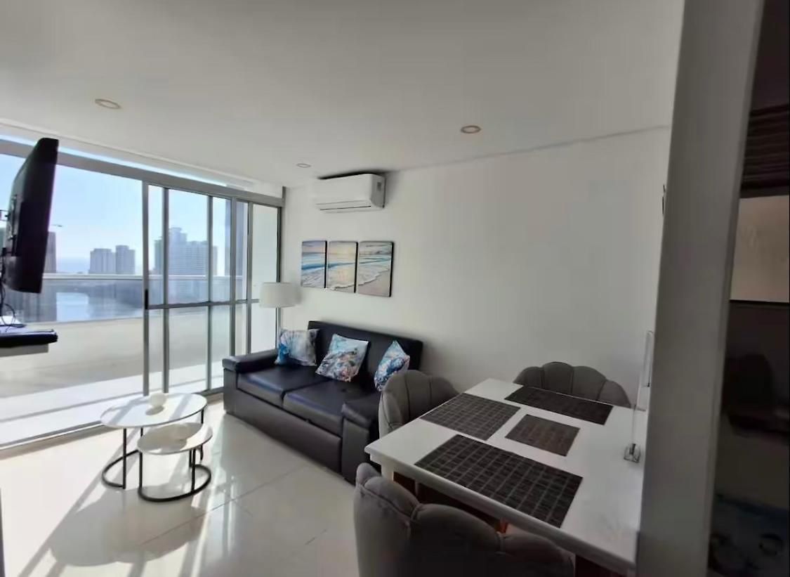 Apartamento Vista Mar, Doble Balcón, 6 Max, Cerca De Todo