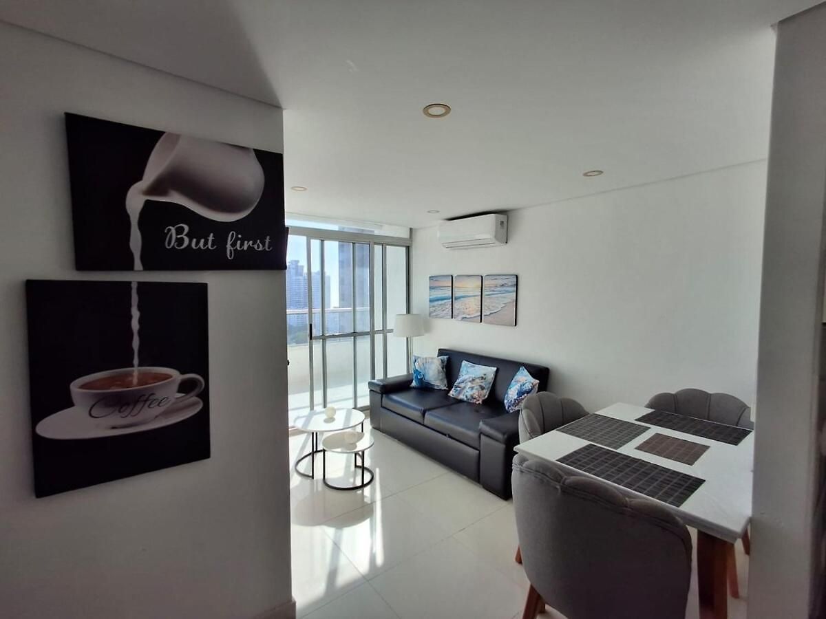 Apartamento Vista Mar, Doble Balcón, 6 Max, Cerca De Todo