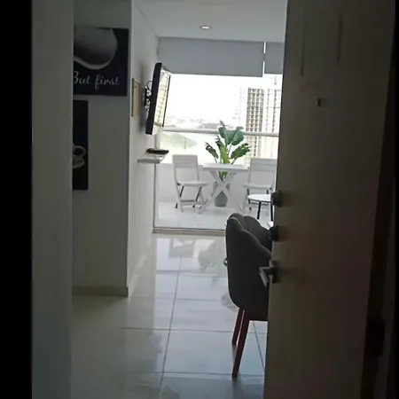 Apartamento Vista Mar, Doble Balcón, 6 Max, Cerca De Todo *